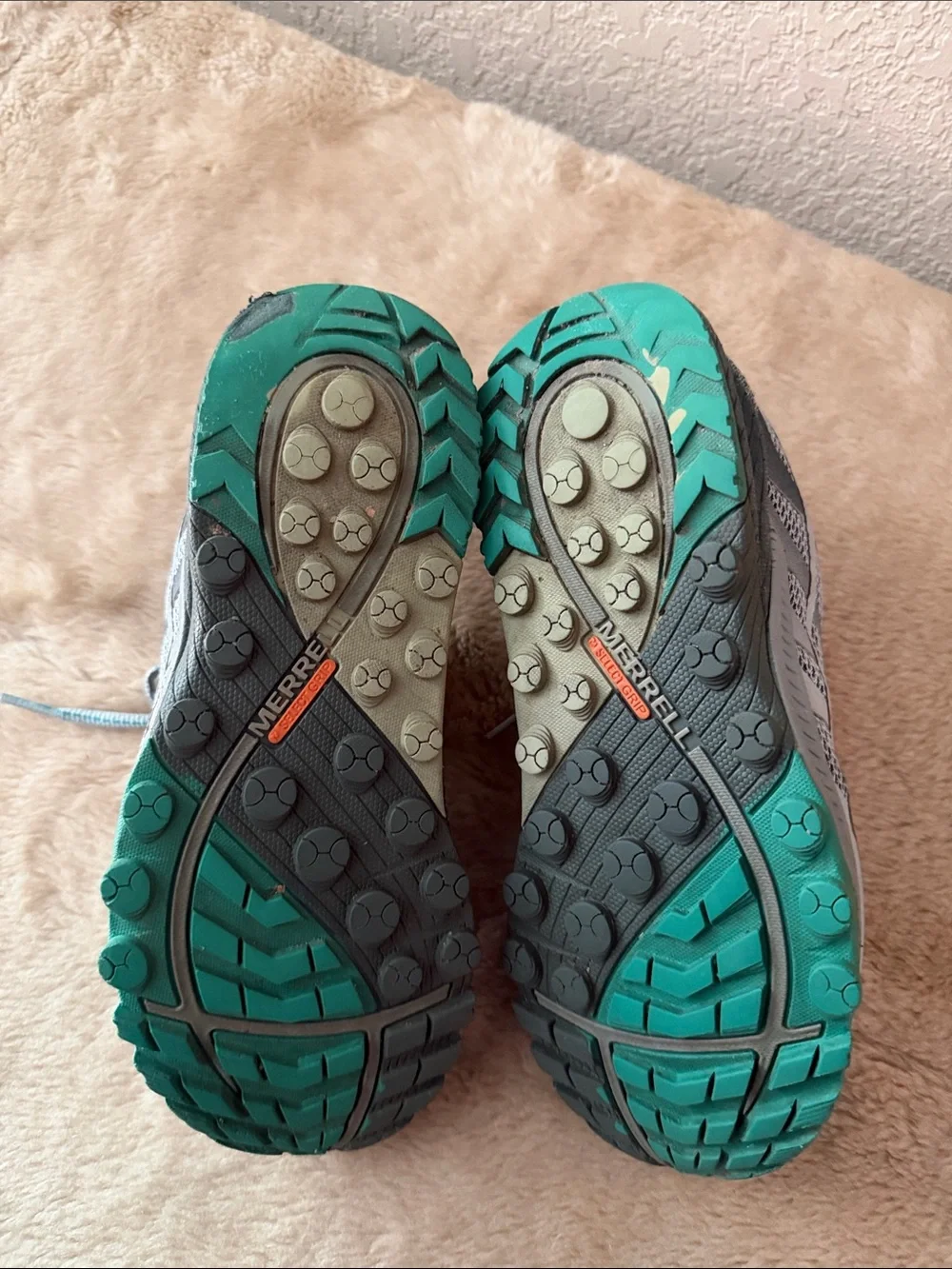 Merrell tennis shoes 3711